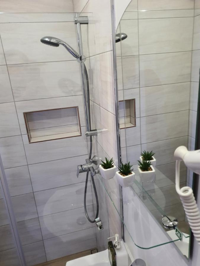 Jasna Hotelik Self Check-In Varsovia Exterior foto